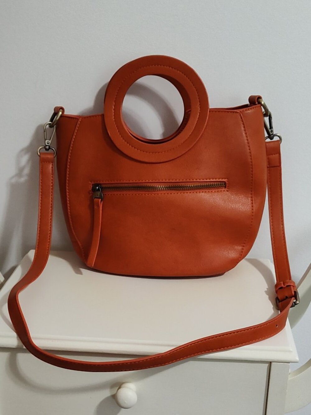 Joy Susan Coco circle handle orange handbag with detachable crossbody handle EUC